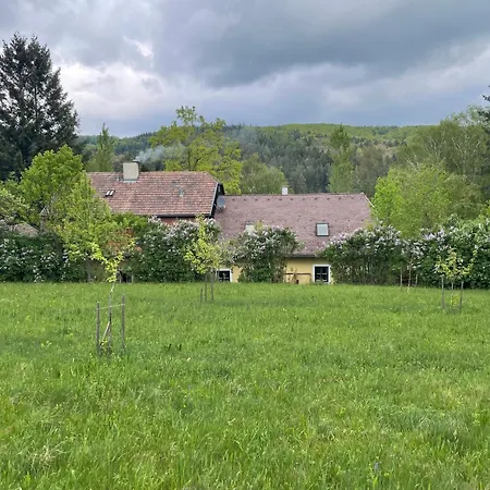 Im Gruenen Nah An Wien * Brettwies